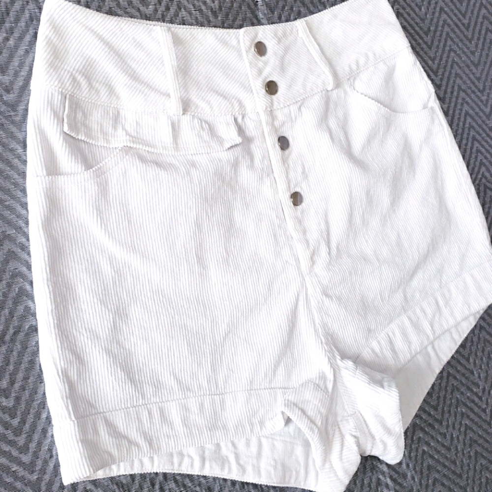 My Mum Made it Ivory Creme Cordoroy Highwaisted Shorts With Pockets